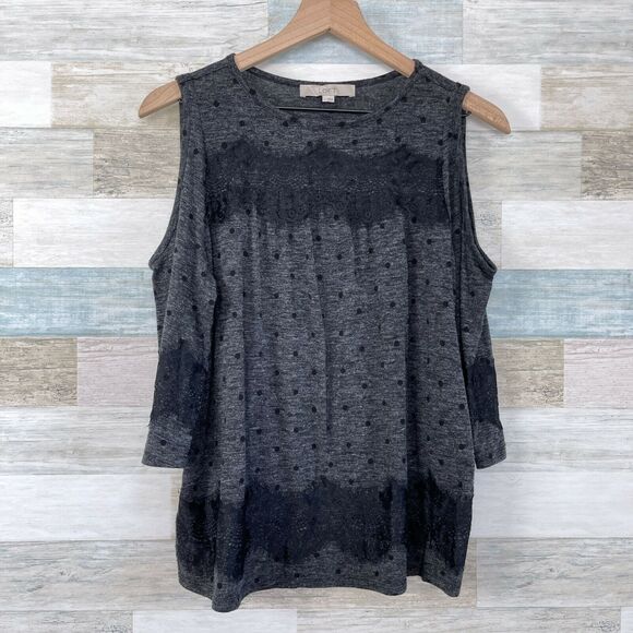LOFT Lacy Dotted Cold Shoulder Tee Gray Black Lattice Trim Casual Womens Small - Picture 1 of 7
